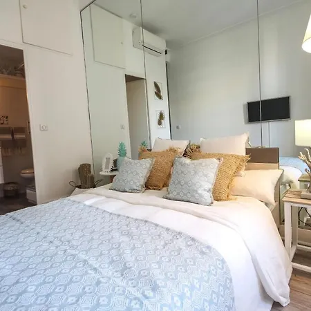 Апартаменты Miramar Studette Furnished *
